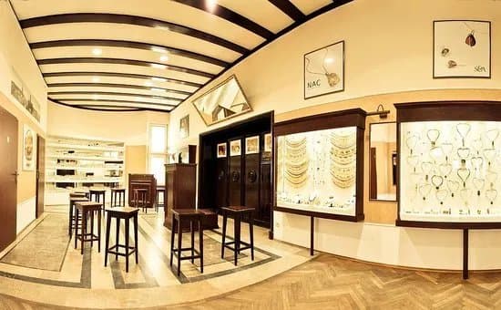 Amber Gallery