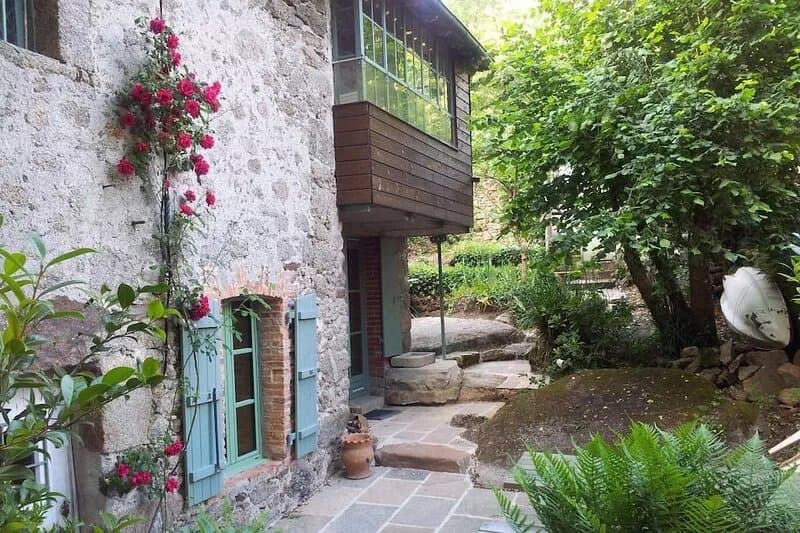 L'Oublière gite on the banks of the Sèvre, a stone's throw from the tourist