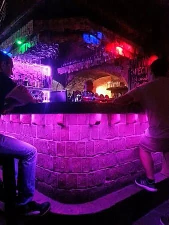 Zbrojnos pub