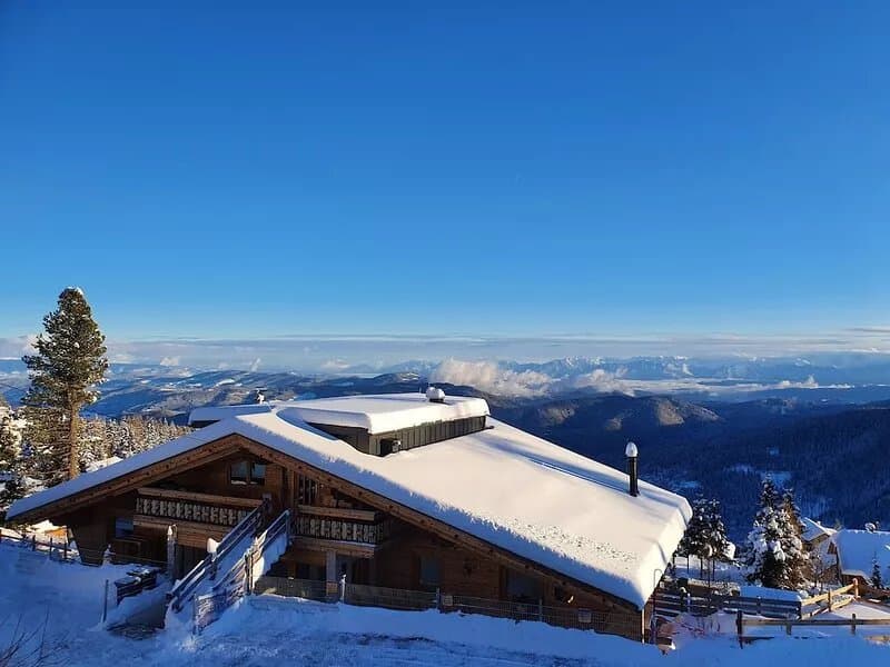 Fantastic luxury chalet: valley & mountain views with sauna & fireplace, fully