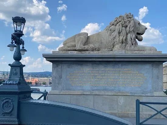 Chain Bridge Lion Statue's