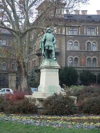 Statue de Szondi Gyorgy