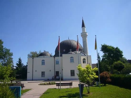 Turkisches Kulturzentrum mit Moschee - Hicret-Moschee