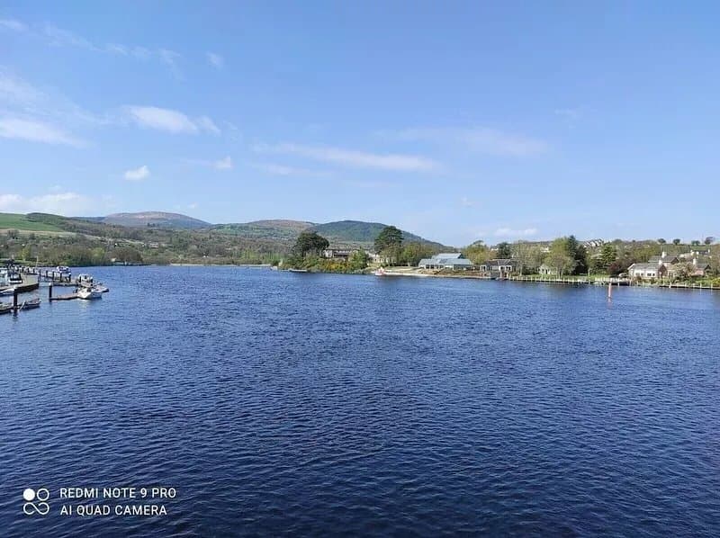 Beautiful House with lake views close to village