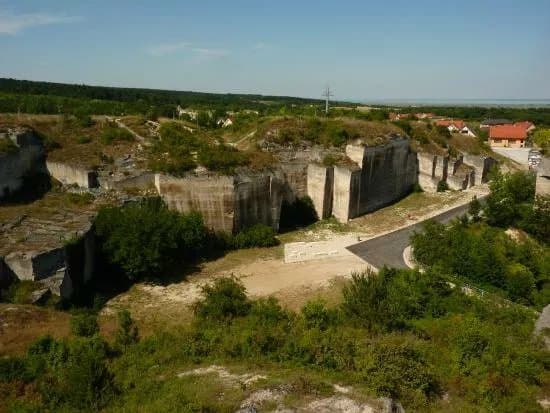 Fertorakos Quarry and Cave Theatre