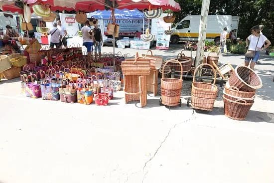 Market Louhans