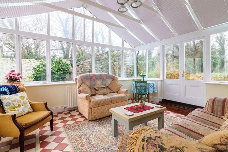 East Ballabane Farmhouse - sleeps 5 guests in 3 bedrooms