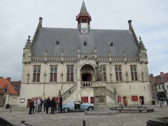 Statue of Jacob van Maerlant in Damme