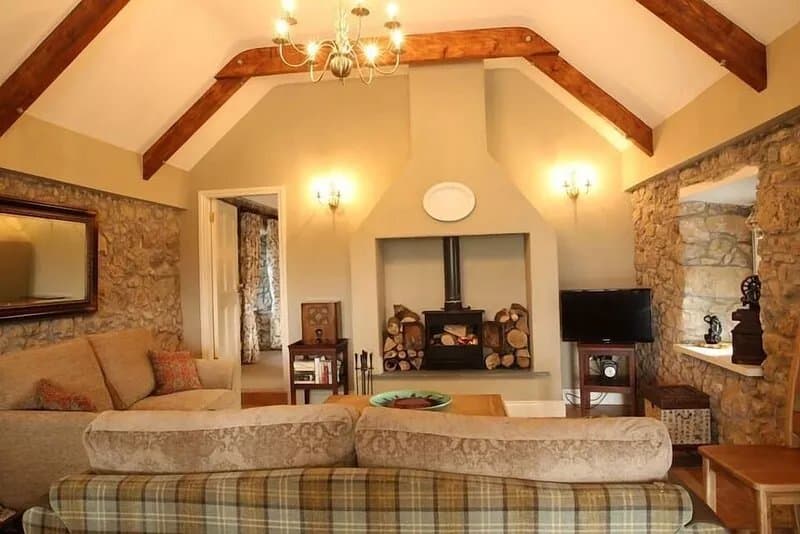 An area of outstanding natural beauty, child and pet friendly , very private!