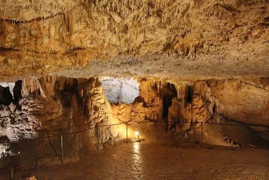 Mramornica Cave