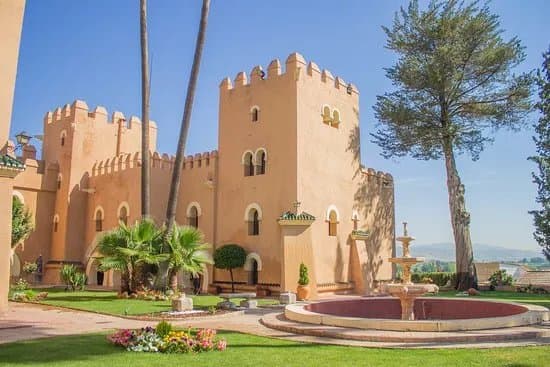 Castillo Palacio De Lachar