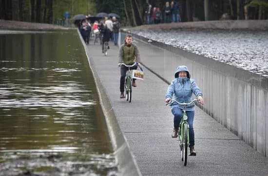 Fietsen Door Het Water