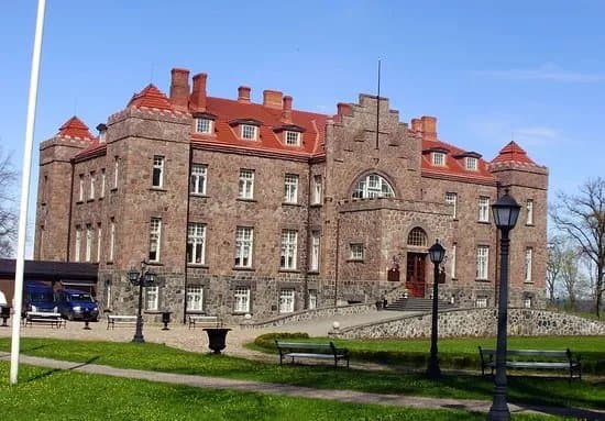 Kalvi Manor