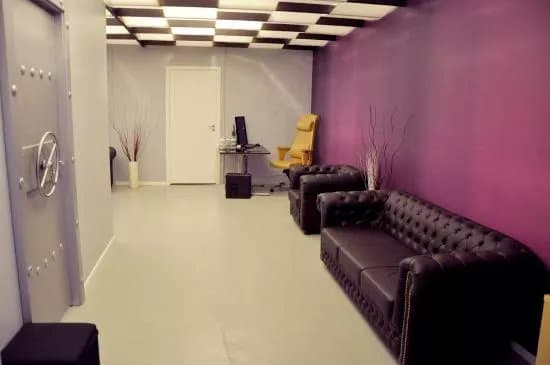 Quezzle Escape Room