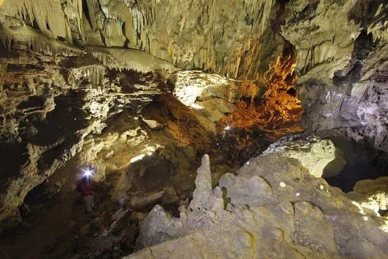 The Cave Under Babji Zob