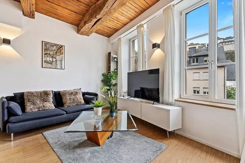 Stylish Old Town Escape: Views & Serenity