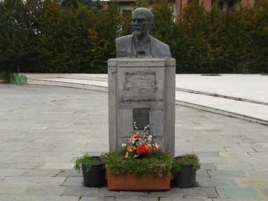 Piazza lenin/statua di lenin