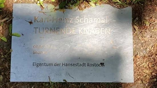 Skulptur "Turnende Knaben"