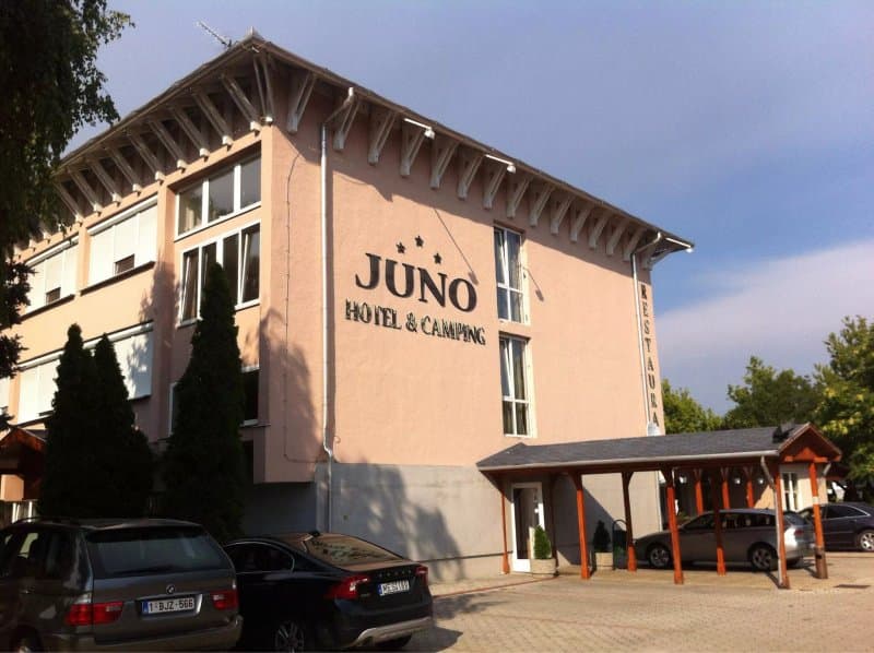 Juno Hotel Es Camping