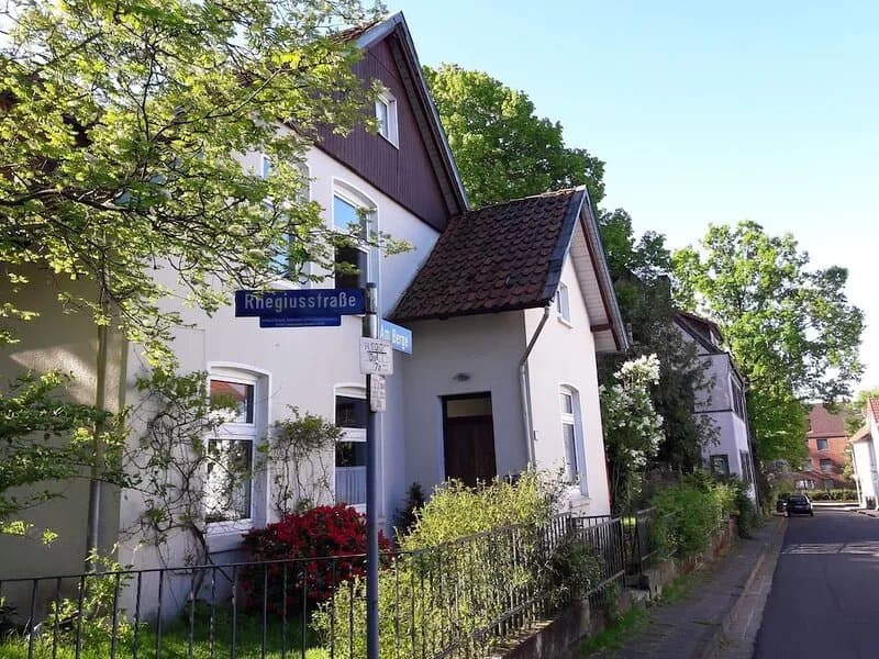 Nice apartment with garden, very close to the city center
