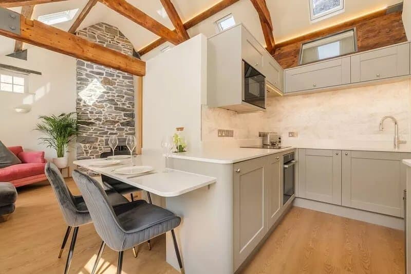 Eva's Cottage is a gem of a seaside holiday cottage close to Castletown harbour