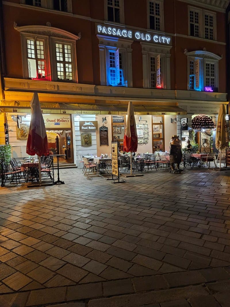 The Grandmother's Shop