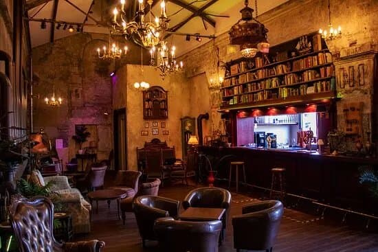 ELORIA – Bar & Lounge