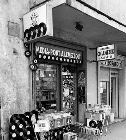 Media pont a lemezbolt