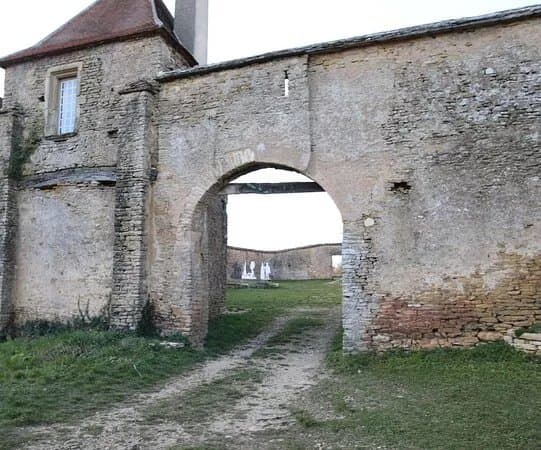 Chateau Pontus De Tyard