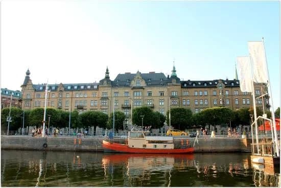 Stromma Hop On - Hop Off Boat