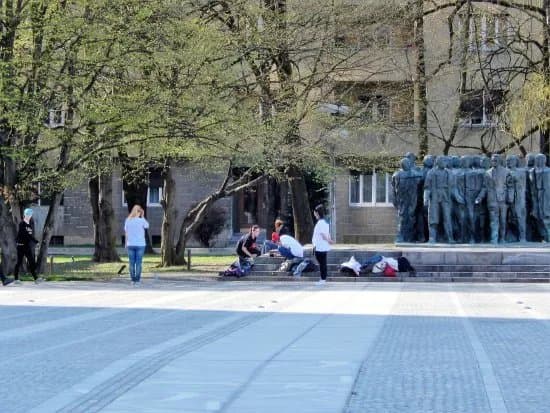 Spomenik Edvardu Kardelju