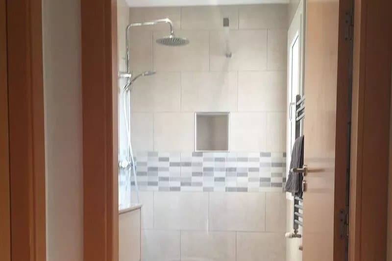 Upgraded 3 b/r villa with private heated pool, table tennis, golf clubs and