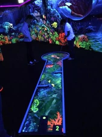 Simigolf 3D Schwarzlicht Indoor Minigolf