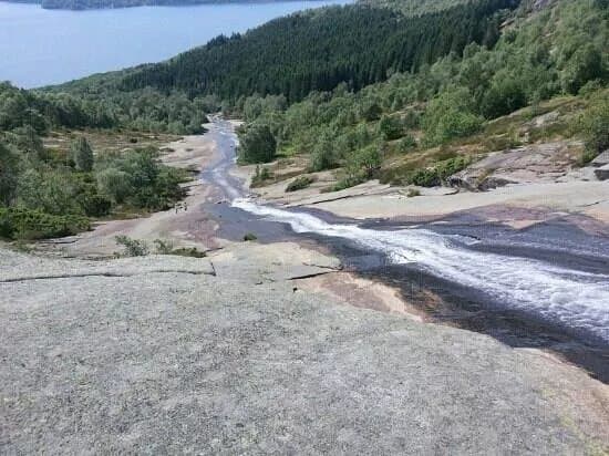 Hike to Skrelia