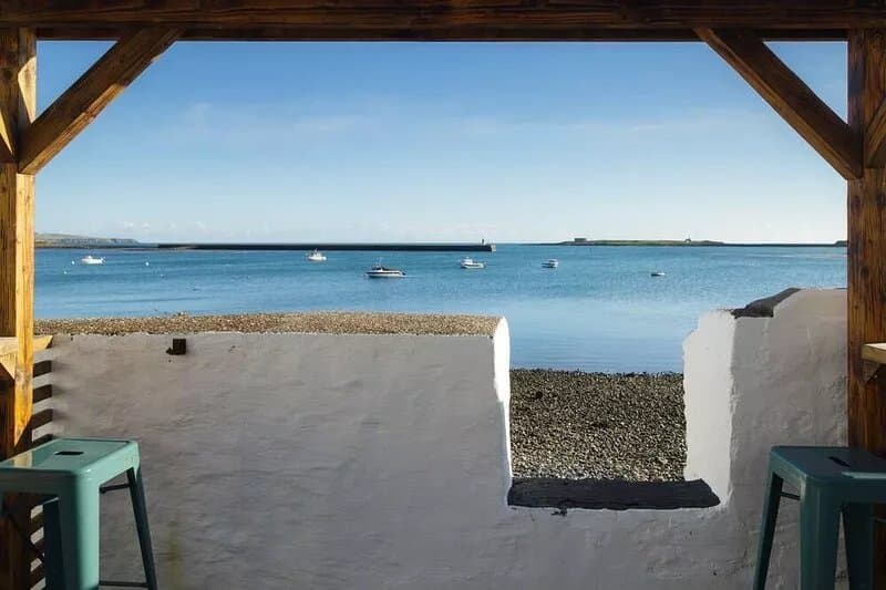 The Studio is a seaside escape based in the quiet hamlet of Derbyhaven, just