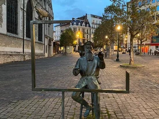 The Statue of Pieter Bruegel