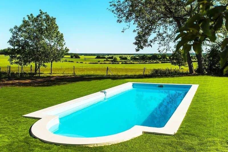 Pretty house 15 pers heated swimming pool covered private calm