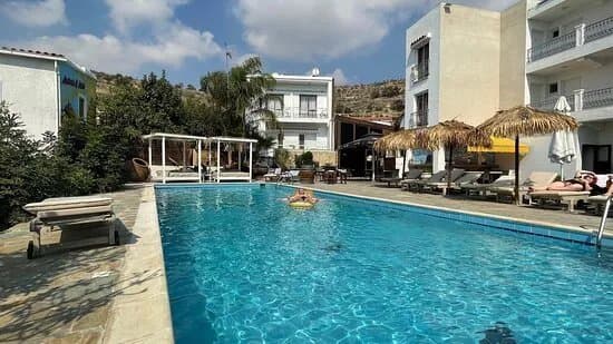 Antonis G Apartment Hotel