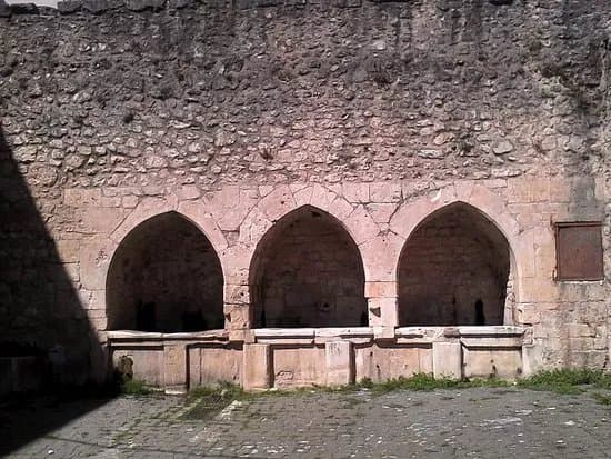Fontana medievale