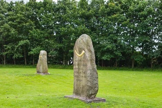 Guldhornsstenene