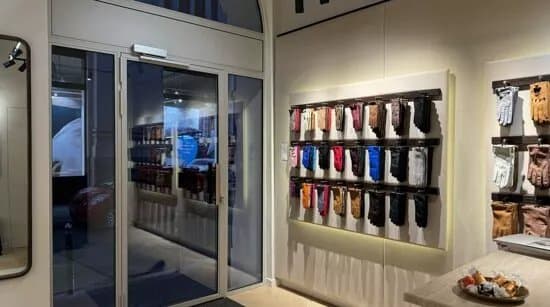 Glove Gallery Budapest