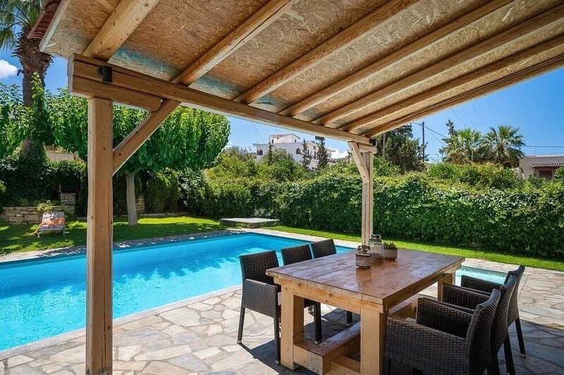 New large villa with private pool