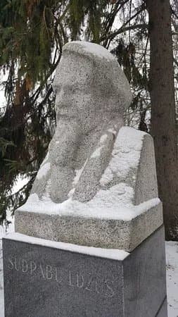 Monument to Sudrabu Edzus