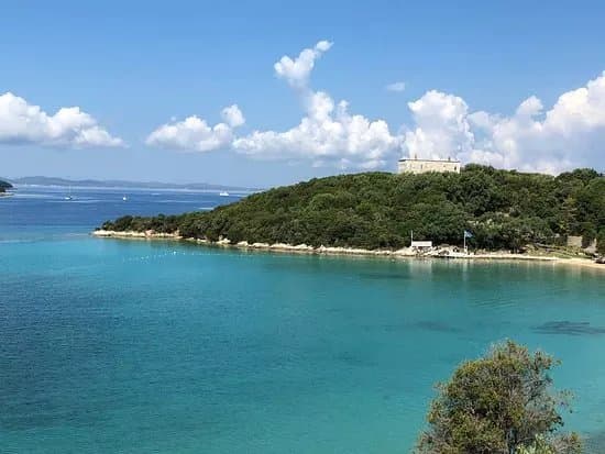 Zeri Beach