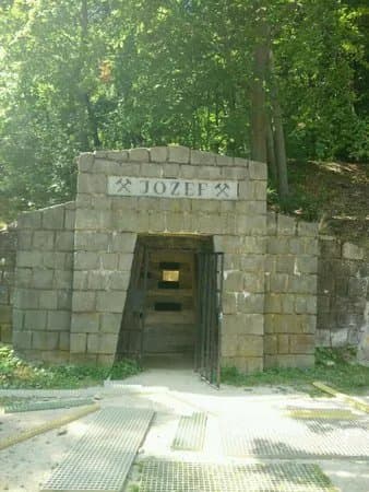 Opal mines