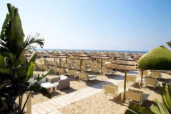 Zona Franca Lounge Beach