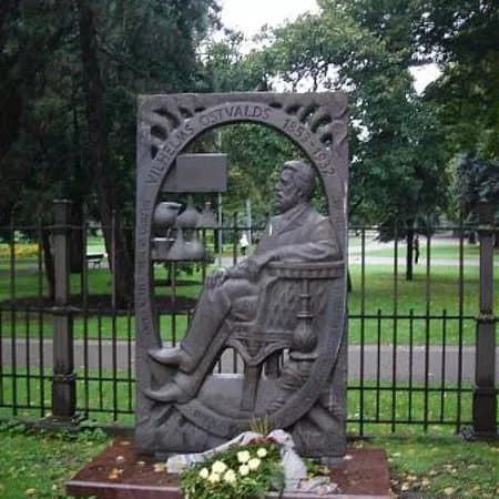 Piemineklis Vilhelman Ostvaldam