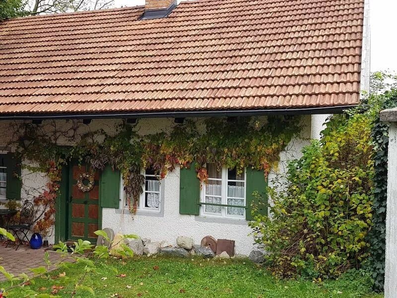 *stirring 150 year old cottage 130sqm*