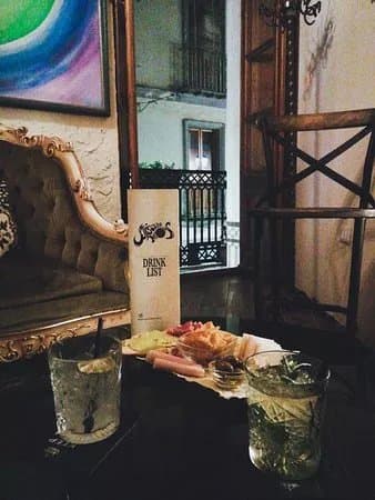 Miscellaneous cocktail bar