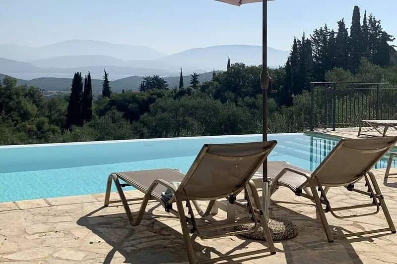 Tortoise Hill Villa near Kassiopi with infinity pool and stunning views